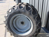 Wheels, Tyres, Rims & Dual spacers BKT 340/85R28 Agrimax RT855 trekkerbanden tractorbanden wielen/velgen