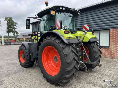 Tractor Claas Arion 660