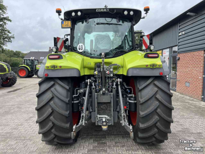Tractor Claas Arion 660