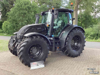 Tractor Valtra N174D