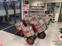 Sawdust spreader for boxes AG Maxi RVS zaagselstooier