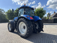 Tractor New Holland T7030 PowerCommand. Fronthef, Vooras vering, 40km.