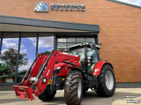 Tractor Massey Ferguson 5711 SL Dyna- 4 Efficiënt met voorlader