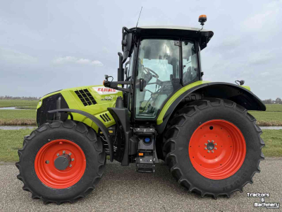 Tractor Claas Arion 530