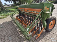 Seed drill Amazone D8 30 super zaaimachine