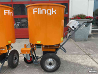 Sawdust spreader for boxes Flingk SE 250 zaagselstrooier