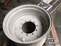 Wheels, Tyres, Rims & Dual spacers Valtra W18L X 28