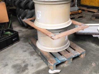 Wheels, Tyres, Rims & Dual spacers Valtra W18L X 28