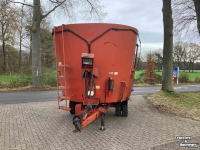 Vertical feed mixer RMH Voermengwagen