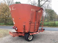Vertical feed mixer RMH Voermengwagen