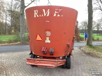 Vertical feed mixer RMH Voermengwagen