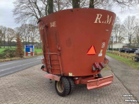 Vertical feed mixer RMH Voermengwagen