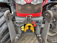 Tractor Massey Ferguson 5711 SL Dyna- 4 Efficiënt met voorlader