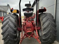 Tractor International 766 black stripe