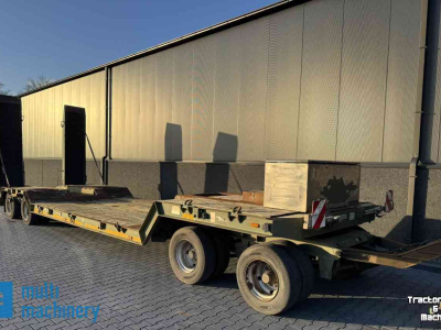 Low loader / Semi trailer  Goldhofer kuip dieplader 4 asser
