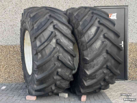 Wheels, Tyres, Rims & Dual spacers Trelleborg Set TM900  800/65R38 op velg asgat 280/335/10gaats  48mm