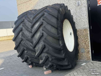 Wheels, Tyres, Rims & Dual spacers Trelleborg Set TM900  800/65R38 op velg asgat 280/335/10gaats  48mm