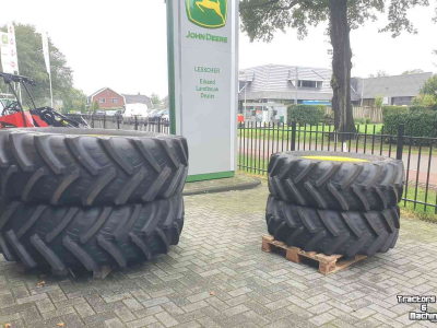 Wheels, Tyres, Rims & Dual spacers  Voor 420/70-R28 Achter 520/70-R38