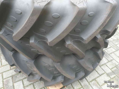 Wheels, Tyres, Rims & Dual spacers  Voor 420/70-R28 Achter 520/70-R38