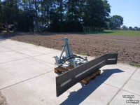 Rubber yard scraper Kemp Rubberschuif 2.70m hydraulisch zwenkbaar