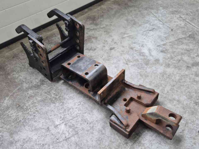 Other tractors and accessories Massey Ferguson Cramer Trekhaakframe met onderbrug en zwaaihaak MF