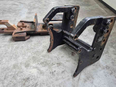 Other tractors and accessories Massey Ferguson Cramer Trekhaakframe met onderbrug en zwaaihaak MF