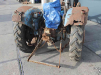 Oldtimers Ford Fordson Dextra met frontlader voorlader opknapper oldtimer