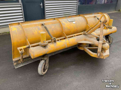 Snow Removal Equipment  Modderschuif, grondschuif, sneeuwschuif