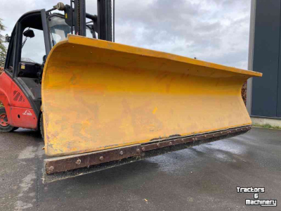 Snow Removal Equipment  Modderschuif, grondschuif, sneeuwschuif