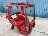 Used parts for tractors International kaal cabine frame van een 845XL, 4 cilinder XL cabine met korte poken