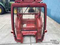 Used parts for tractors International kaal cabine frame van een 845XL, 4 cilinder XL cabine met korte poken