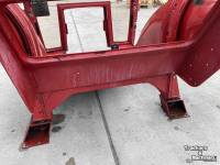 Used parts for tractors International kaal cabine frame van een 845XL, 4 cilinder XL cabine met korte poken