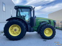 Tractor John Deere 8260R