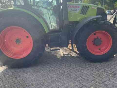 Tractor Claas arion 450 cis