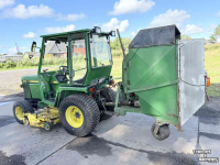 Horticultural Tractors John Deere 855 Diesel met maaidek en cabine