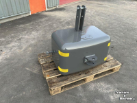 Used parts for tractors  450 KG
