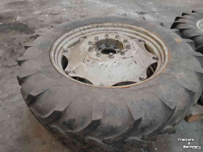 Wheels, Tyres, Rims & Dual spacers Michelin 14.9R38 + 13.6R28