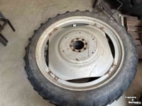 Wheels, Tyres, Rims & Dual spacers Alliance 230/95R44 (9.5R44)