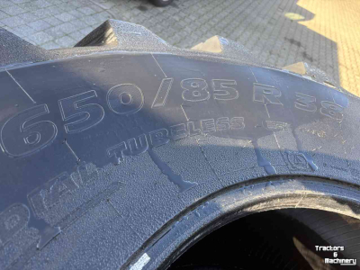 Wheels, Tyres, Rims & Dual spacers  650/85R38 Michelin en Good Year
