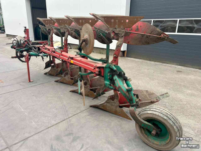 Ploughs Kverneland 4 schaar ploeg