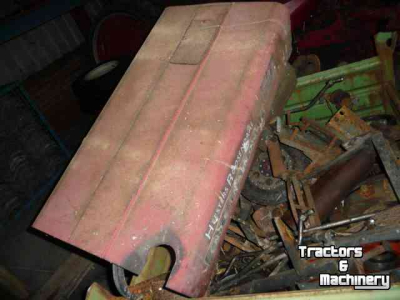 Used parts for tractors International 423