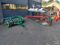 Ploughs Kverneland VD 85 4 schaar ploeg met Packomat vorenpakker