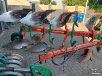 Ploughs Kverneland VD 85 4 schaar ploeg met Packomat vorenpakker