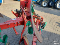 Ploughs Kverneland VD 85 4 schaar ploeg met Packomat vorenpakker