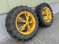 Other wheels, rims, tyres and accessories Molcon Dubbellucht Molcon 5-ster 12.4R28 naast 15.5x25