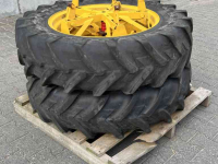 Other wheels, rims, tyres and accessories Molcon Dubbellucht Molcon 5-ster 12.4R28 naast 15.5x25