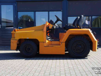 Other transport and industrial equipment and accessories Nissan FV02 pushback truck
