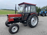 Tractor International 633 2WD 3 cil.diesel Case-IH kleuren