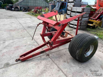 Fertilizer spreader  Kunstmeststrooier, onderstel, banden, diversen