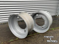 Wheels, Tyres, Rims & Dual spacers  W14x28 Velgen